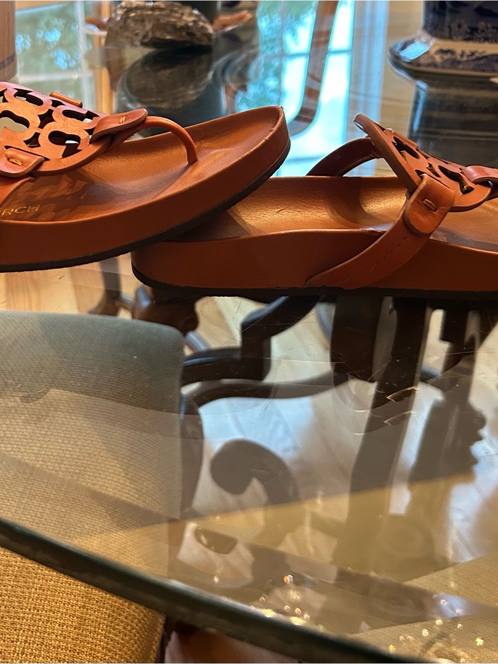 Tory Burch Burnt Brown Leather Logo Thong Sandals Size 5.5 excellent condition - Picture 5 of 6